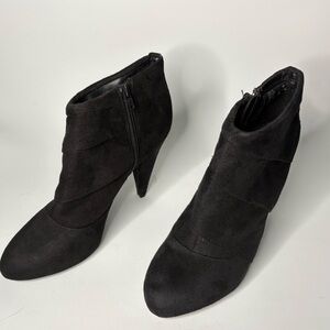 EUC. Elegant Black Women's Ankle Boots